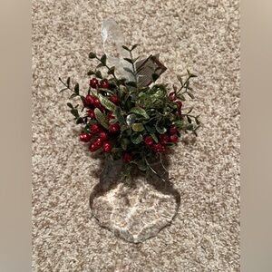 Christmas Mistletoe Kissing Krystal